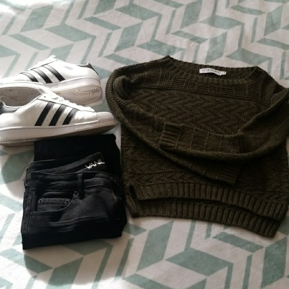 OLIVE Crop Sweater